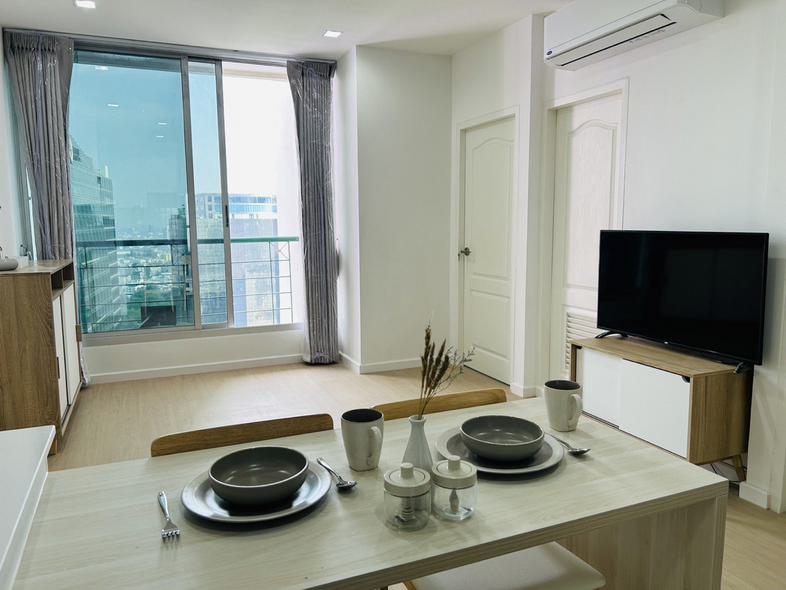 Project Sathorn House Condo Size 2 bedroom (or working room), with 1 bathroom, 1 kitchen and 1 living room 54 sq.m. ให้เช่า...