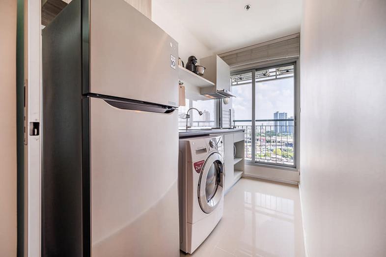 Project Aspire Sukhumvit 48 Size 1 Bedroom  39 sq.m. ห้องทิศใต้ วิวเมือง
เฟอร์นิเจอร์ครบ
ที่ตั้ง : 450 ม. จาก BTS พระโขนง

