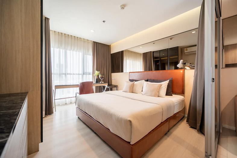 Project Aspire Sukhumvit 48 Size 1 Bedroom  39 sq.m. ห้องทิศใต้ วิวเมือง
เฟอร์นิเจอร์ครบ
ที่ตั้ง : 450 ม. จาก BTS พระโขนง

