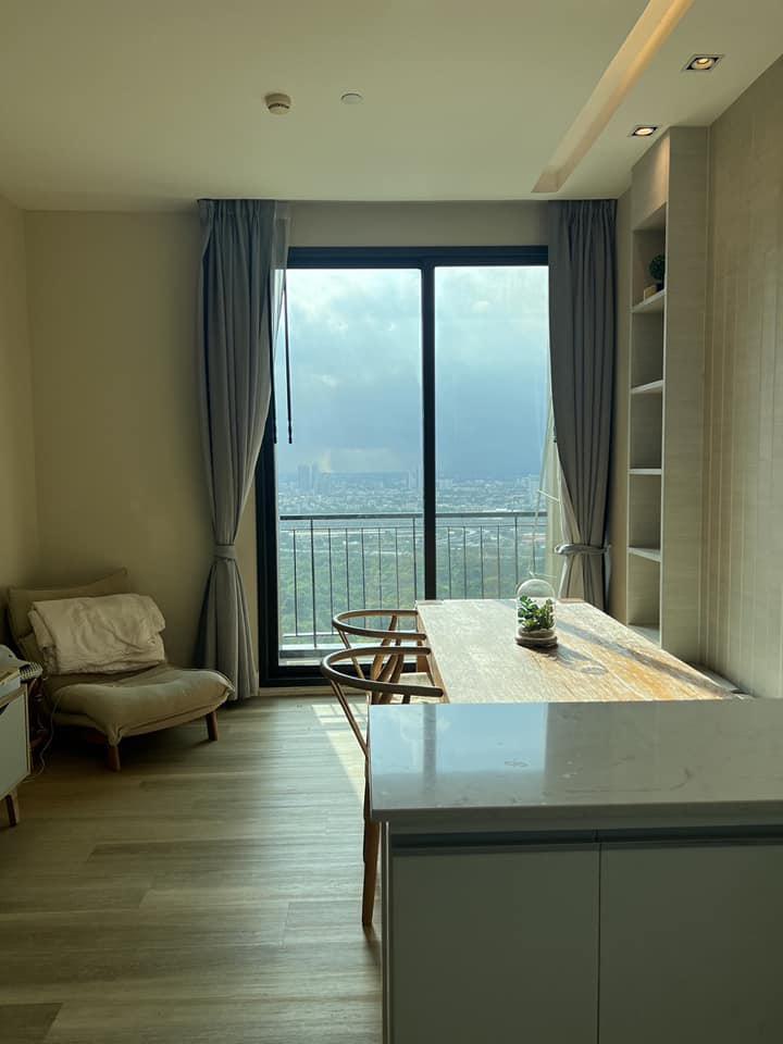 Project Equinox Condo Phahon-Vipha Size 2 bedrooms, 2 bathrooms 63 sq.m. ประกาศขาย
วิวสวนจตุจักร ห้องในสุด ไม่มีใครเดินผ่าน...