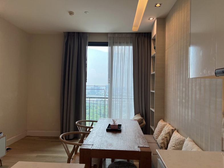 Project Equinox Condo Phahon-Vipha Size 2 bedrooms, 2 bathrooms 63 sq.m. ประกาศขาย
วิวสวนจตุจักร ห้องในสุด ไม่มีใครเดินผ่าน...