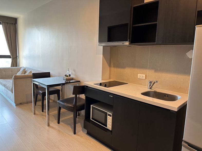 Project condo Rhythm Sukhumvit 44/1 Size 1 bedroom, 1 bathroom 35 sq.m. ปล่อยเช่า
ติด BTS พระโขนง ( 0 เมตร )

วิวเมือง เปิด...