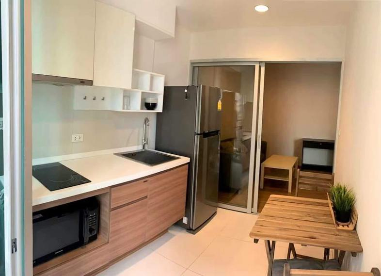 Project Condo Fuse Chan Sathorn Size 1 bedroom, 1 bathroom, living room, kitchen, balcony. 32.5 sq.m. พร้อมเข้าอยู่
วิวสระว...