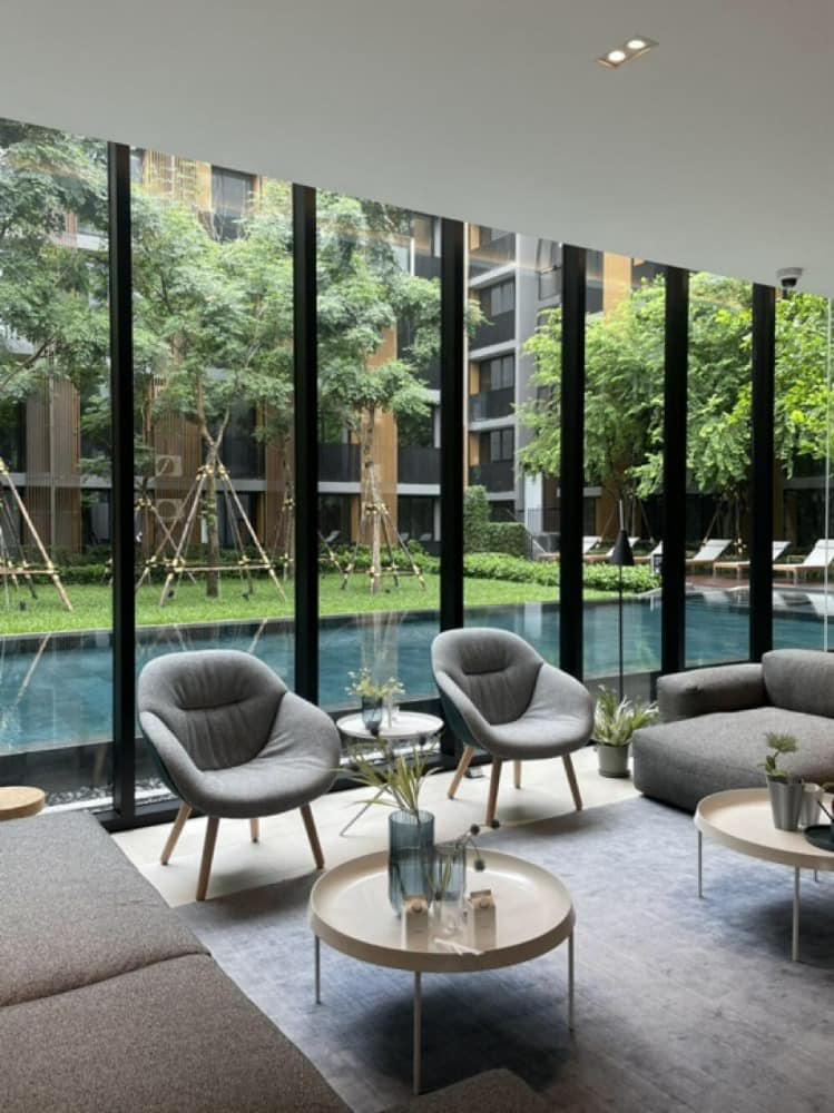 โครงการ คอนโด โนเบิล แอมเบียนซ์ สุขุมวิท 42 Condo Noble Ambience Sukhumvit 42 ขนาด 1 ห้องนอน กั้นห้องครัวและโต้ะทานข้าวเป็น...